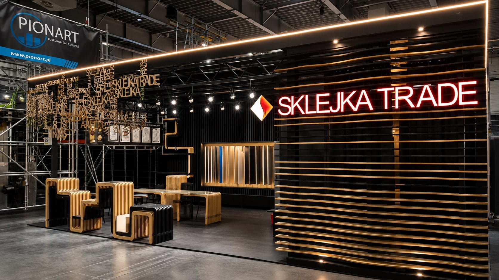 Stoisko Sklejka Trade Budma 2020, ekspozycja sklejki trudnopalnej